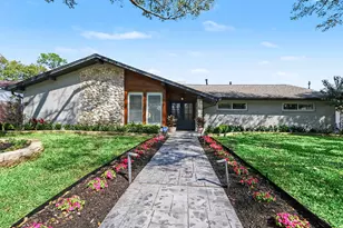 10718 Longmont Dr, Houston, TX 77042 - Photo 2