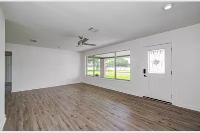 709 S McCarty Avenue, Eagle Lake, TX 77434 - Photo 10