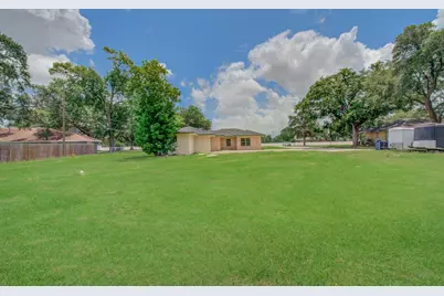 709 S McCarty Avenue, Eagle Lake, TX 77434 - Photo 38