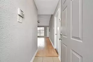 12811 Glen Hollow Dr, Houston, TX 77048 - Photo 2
