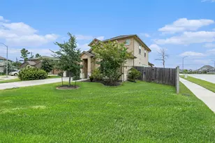 2211 E Winding Pines Dr, Tomball, TX 77375 - Photo 4