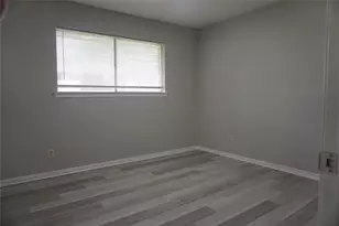 1913 Normal Park Dr, Huntsville, TX 77340 - Photo 18