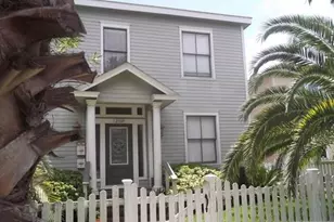 2519 Ave P 1/2, Galveston, TX 77550 - Photo 2