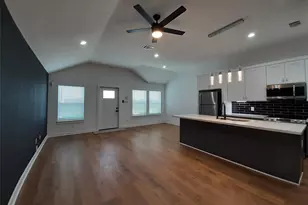 4530 Mayflower St, Houston, TX 77051 - Photo 2