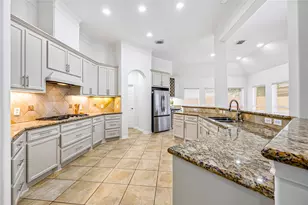 4629 Oakdale St, Bellaire, TX 77401 - Photo 2