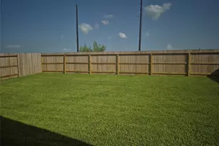 411 Dorion Lagoon Dr, Crosby, TX 77532 - Photo 4