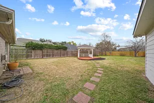 937 Mystic Village Ln, Seabrook, TX 77586 - Photo 4