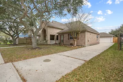 937 Mystic Village Lane, Seabrook, TX 77586 - Photo 2