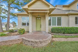 28 Waters Edge St, Conroe, TX 77356 - Photo 2