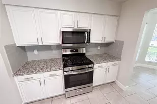 7327 Fox Hall Ln, Humble, TX 77338 - Photo 2