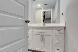 1122 W 16th St, Houston, TX 77008 - Photo 24