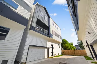 1122 W 16th Street #C, Houston, TX 77008 - Photo 1