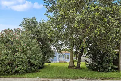 5813 Avenue S 1/2, Galveston, TX 77551 - Photo 4