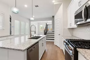 912A W 21st St, Houston, TX 77008 - Photo 14