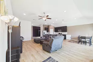 1237 Steed Bluff Dr, Alvin, TX 77511 - Photo 12