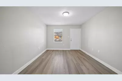 7810 Glass St, Houston, TX 77016 - Photo 6
