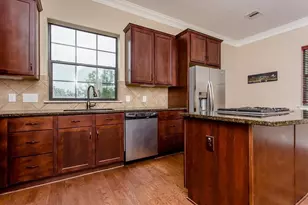 1106 Hempstead Villa Ln, Houston, TX 77008 - Photo 1