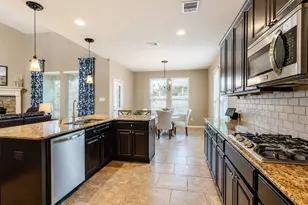 574 Southampton Ln, League City, TX 77573 - Photo 16