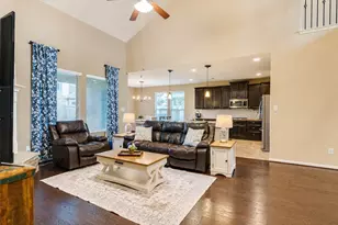 574 Southampton Ln, League City, TX 77573 - Photo 8