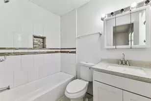 12203 Cape Hyannis Dr, Houston, TX 77048 - Photo 18