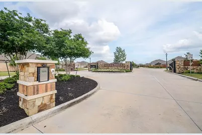 10519 Scrub Oak Drive, Rosharon, TX 77583 - Photo 2