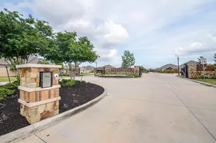 10519 Scrub Oak Dr, Rosharon, TX 77583 - Photo 2