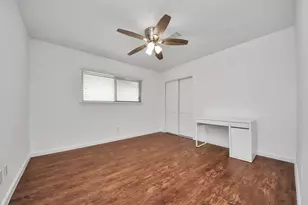 5823 McKnight St, Houston, TX 77035 - Photo 32