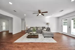 5823 McKnight St, Houston, TX 77035 - Photo 16