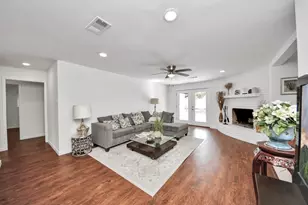 5823 McKnight St, Houston, TX 77035 - Photo 10