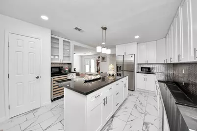 5823 McKnight Street, Houston, TX 77035 - Photo 18