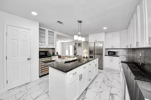 5823 McKnight St, Houston, TX 77035 - Photo 18