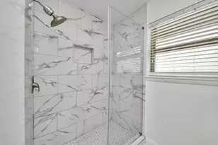 5823 McKnight St, Houston, TX 77035 - Photo 32