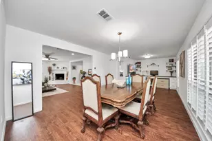 5823 McKnight St, Houston, TX 77035 - Photo 6