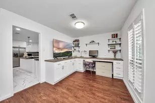 5823 McKnight St, Houston, TX 77035 - Photo 8