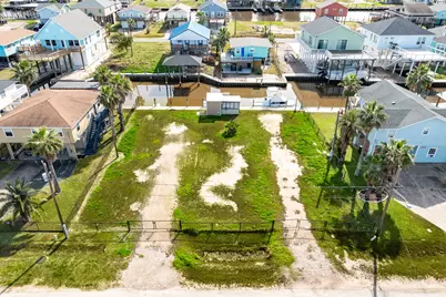 402 Shark Lane, Surfside Beach, TX 77541 - Photo 8