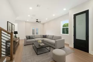 1003 E 33rd St, Houston, TX 77022 - Photo 1