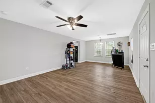 1300 Cypress St, Baytown, TX 77520 - Photo 4