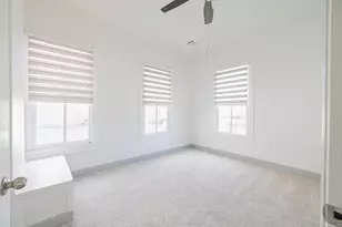 1625 39th St, Galveston, TX 77550 - Photo 22