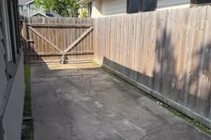 4530 Walker St, Houston, TX 77023 - Photo 18