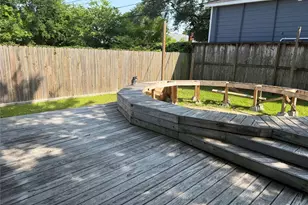 4530 Walker St, Houston, TX 77023 - Photo 16