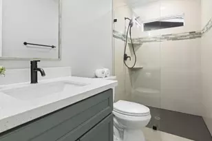 118 Tuna St, Galveston, TX 77550 - Photo 14
