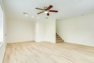 408 Gardenia St, Lake Jackson, TX 77566 - Photo 10