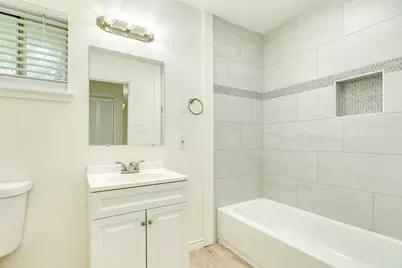 408 Gardenia Street, Lake Jackson, TX 77566 - Photo 14