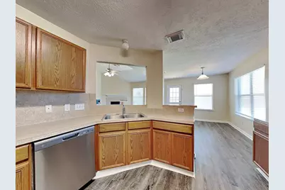 11706 Dandy Park Court, Houston, TX 77047 - Photo 8