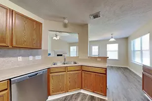 11706 Dandy Park Ct, Houston, TX 77047 - Photo 8