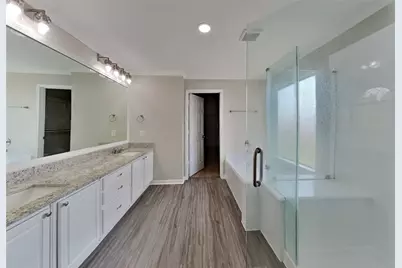 18706 Woodglen Shadows Drive, Humble, TX 77346 - Photo 16