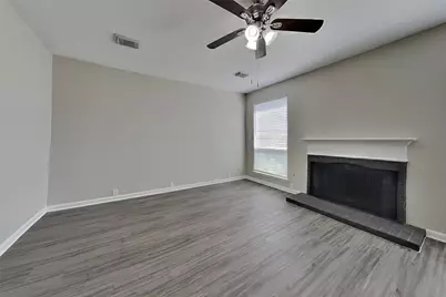 18706 Woodglen Shadows Drive, Humble, TX 77346 - Photo 6