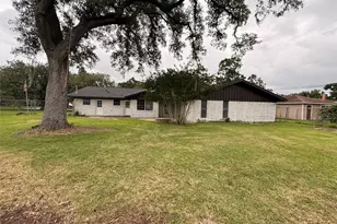 118 Clover St, Lake Jackson, TX 77566 - Photo 26