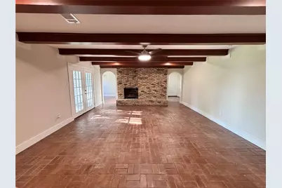 118 Clover Street, Lake Jackson, TX 77566 - Photo 6