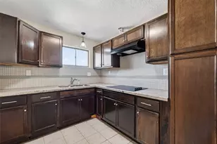 302 W Shaw Ave, Pasadena, TX 77506 - Photo 2